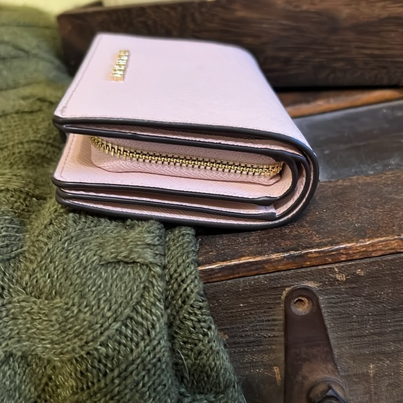 🔥🔥NEW Michael Kors Powder Blush Pink Leather Zipper Wallet Barbie Vibes🔥🔥 - Picture 4 of 7